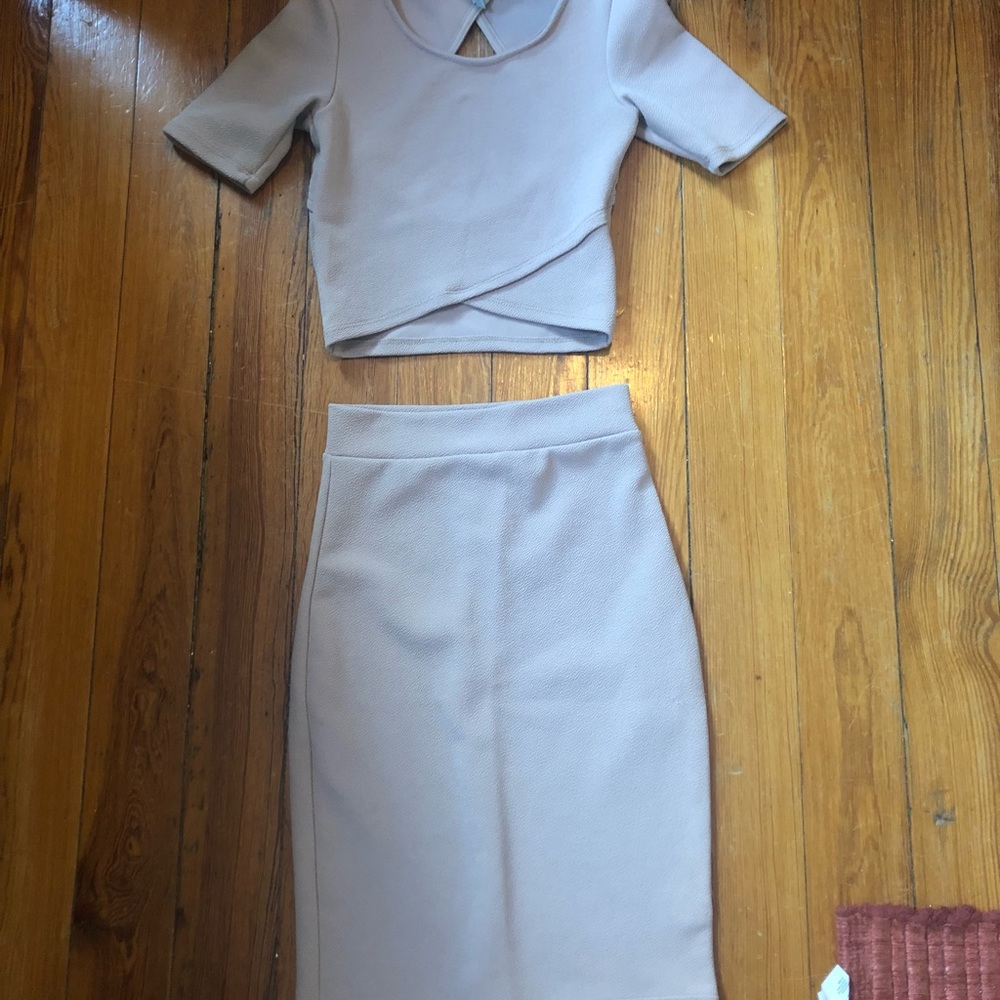 Two piece beige and stretchy set